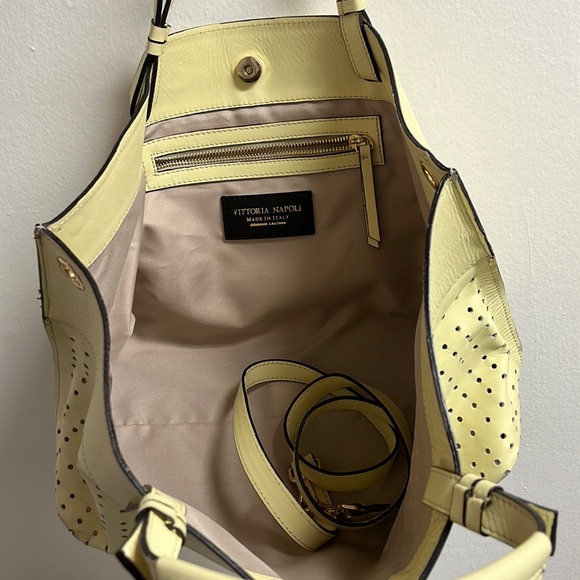 Vittoria Napoli Italian Leather Hand-tooled Tote. Color lite butter yellow - Picture 2 of 2
